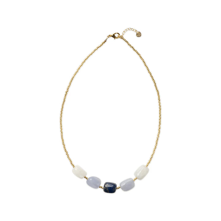Blaze Lapis Lazuli Necklace von A Beautiful Story - handgefertigte Halskette mit Lapislazuli Edelstein und goldfarbenen Glasperlen