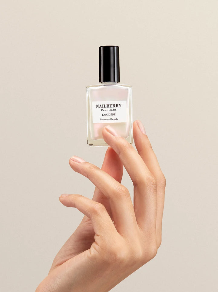 Nailberry Inner Glow Nagellack - lackierte Nägel