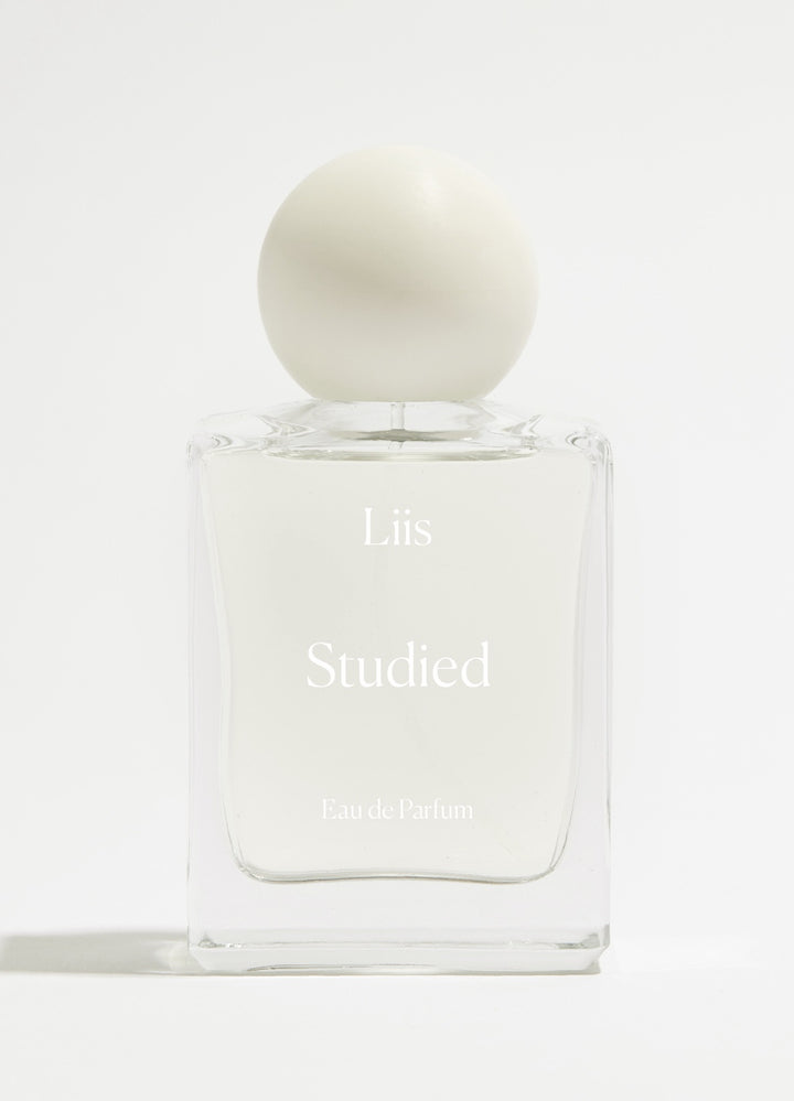 Liis Studied Eau de Parfum Flakon in klarer Studioaufnahme