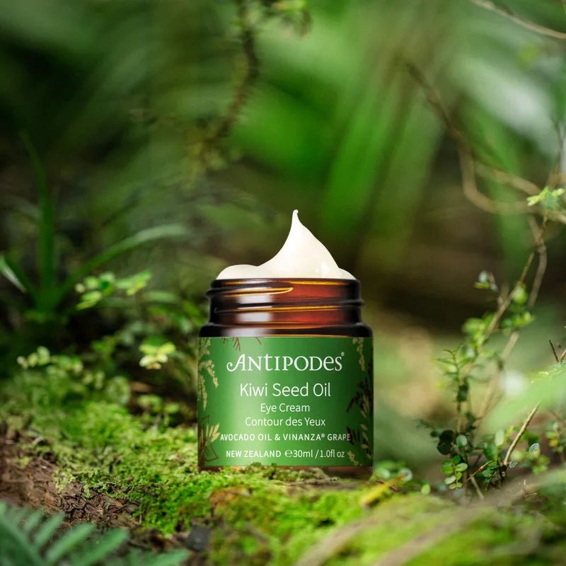 Kiwi Seed Oil Eye Cream in natürlicher Umgebung - Naturkosmetik aus Neuseeland