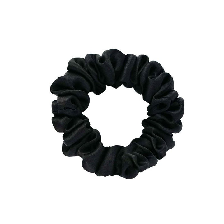 By Dariia Day Silk Scrunchie Midnight Black Small - schwarzes Seidenhaarband