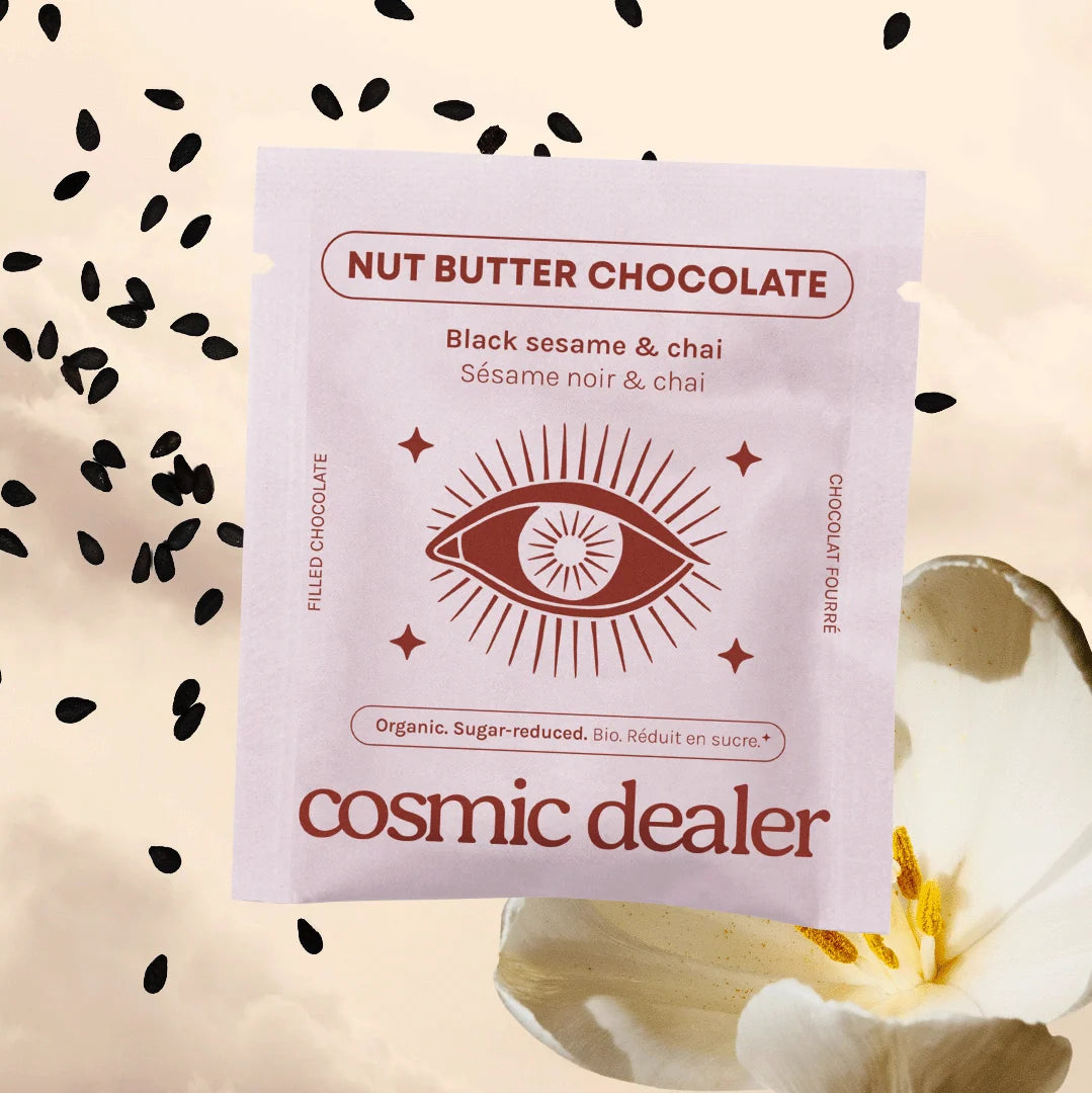 Cosmic Dealer Black Sesame & Chai Chakra Chocolates mit schwarzem Sesam - Artistic Collage