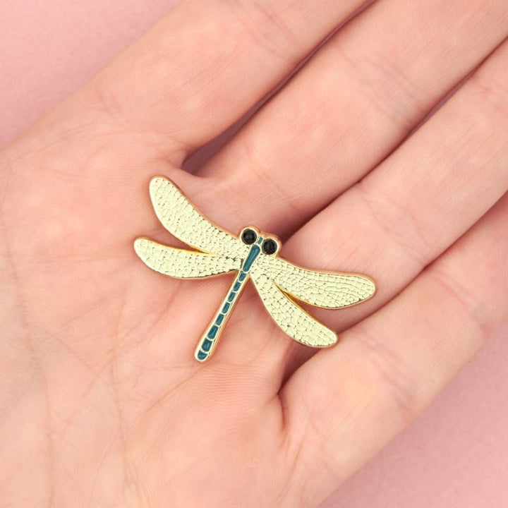 Coucou Suzette Dragonfly Pin - Detail Handmodel