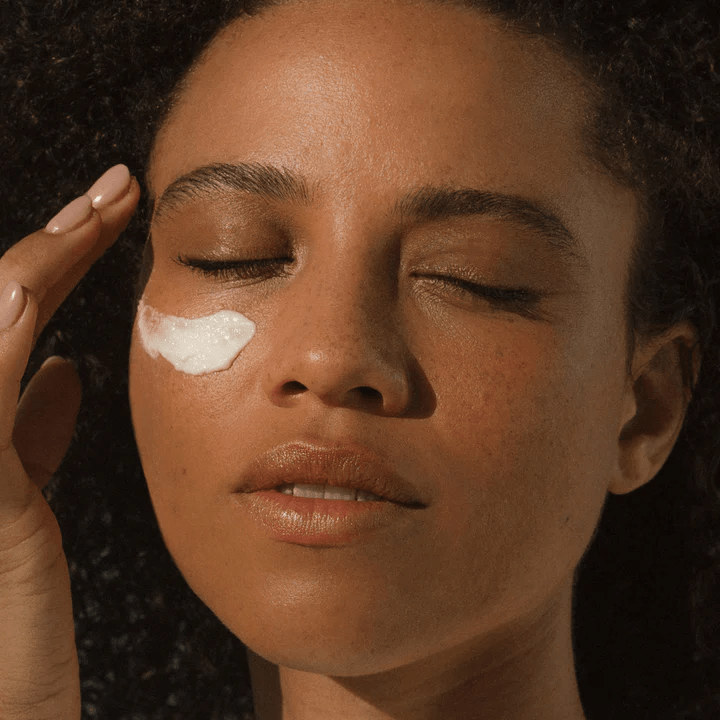 Eco by Sonya Glory Cream - Model Anwendung