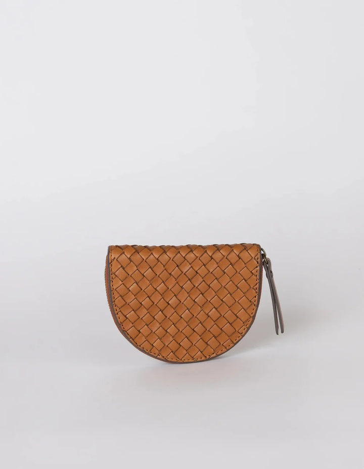 O My Bag Laura Coin Purse Cognac Woven – Rückansicht mit aufwendig geflochtener Lederoberfläche