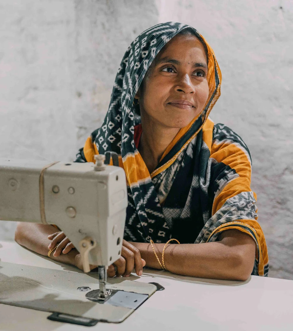 O My Bag Amsterdam – Mitarbeiterin bei der Herstellung von Lederwaren in Indien