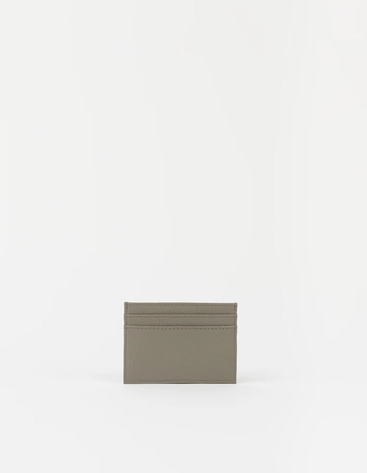 O My Bag Mark's Cardcase Clay – Kartenetui aus geschmeidigem Echtleder in gedecktem Taupe