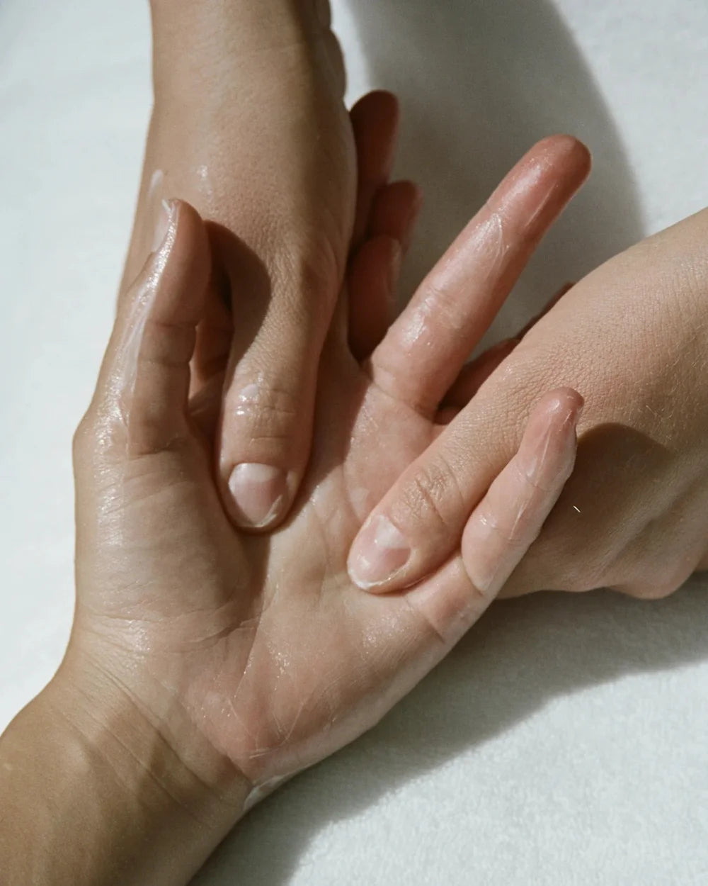 L:A Bruket 221 Hand Cream Spruce - auf den Händen