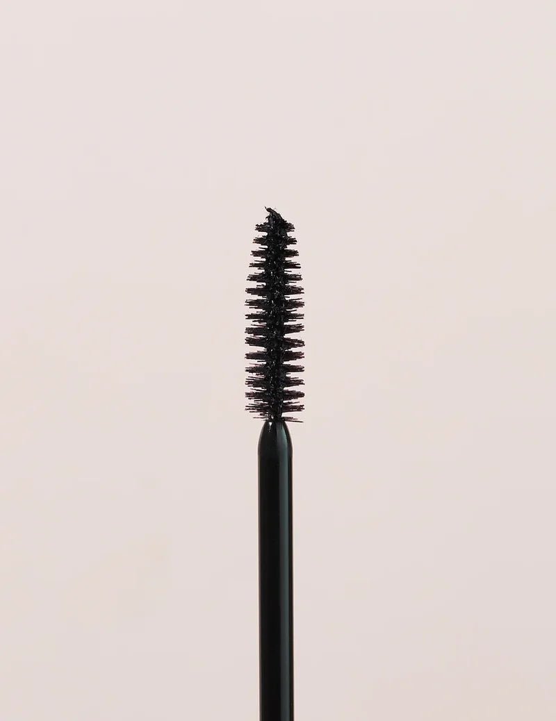 INIKA Organic Bold Lash Mascara Black - Bürste Close-up