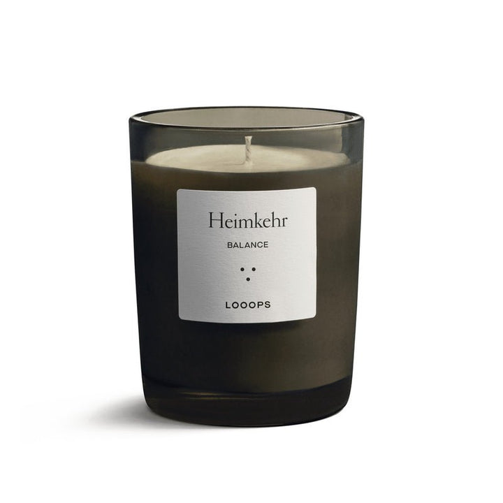 LOOOPS Duftkerze Heimkehr – gemütlicher, holziger Duft mit Zeder und Orange, naturreine Öle, handgegossen in Salzburg.