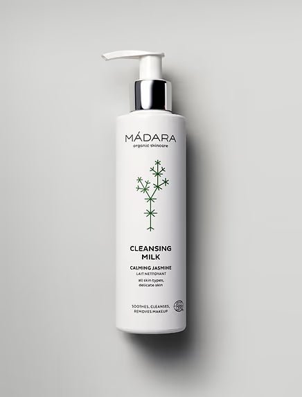 Mádara Cleansing Milk - Background