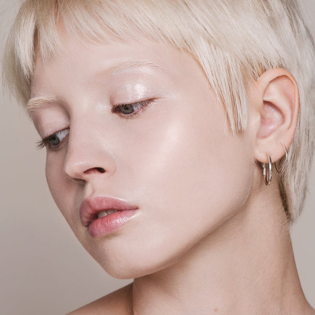Mádara Skin Equal Soft Glow Foundation Porcelain – natürlicher Teint mit ebenmäßigem Finish