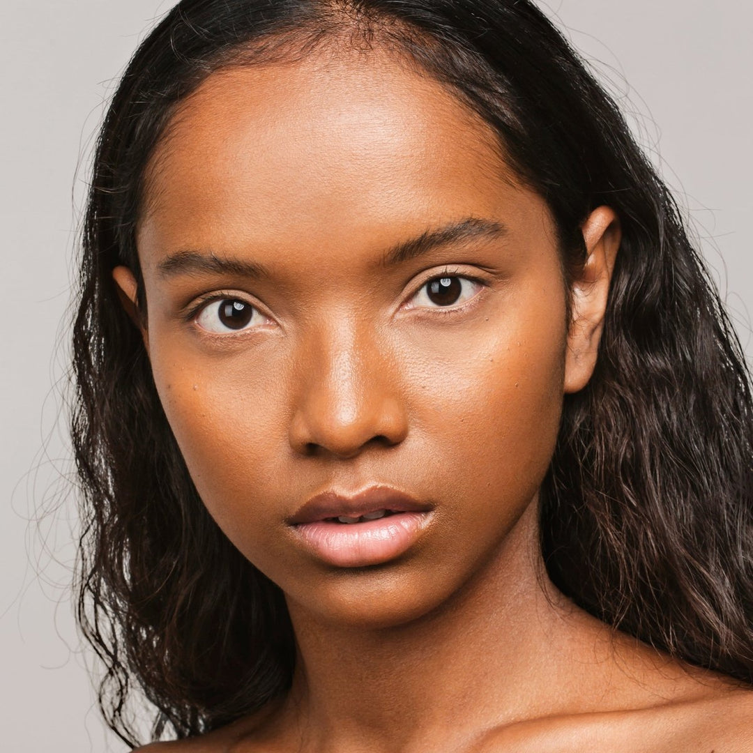 Mádara Skin Equal Soft Glow Foundation Caramel – natürlicher Teint mit warmem Soft-Glow