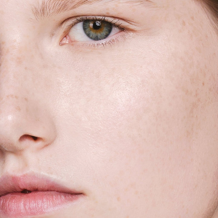 Mádara Concealer Vanille 15 Model