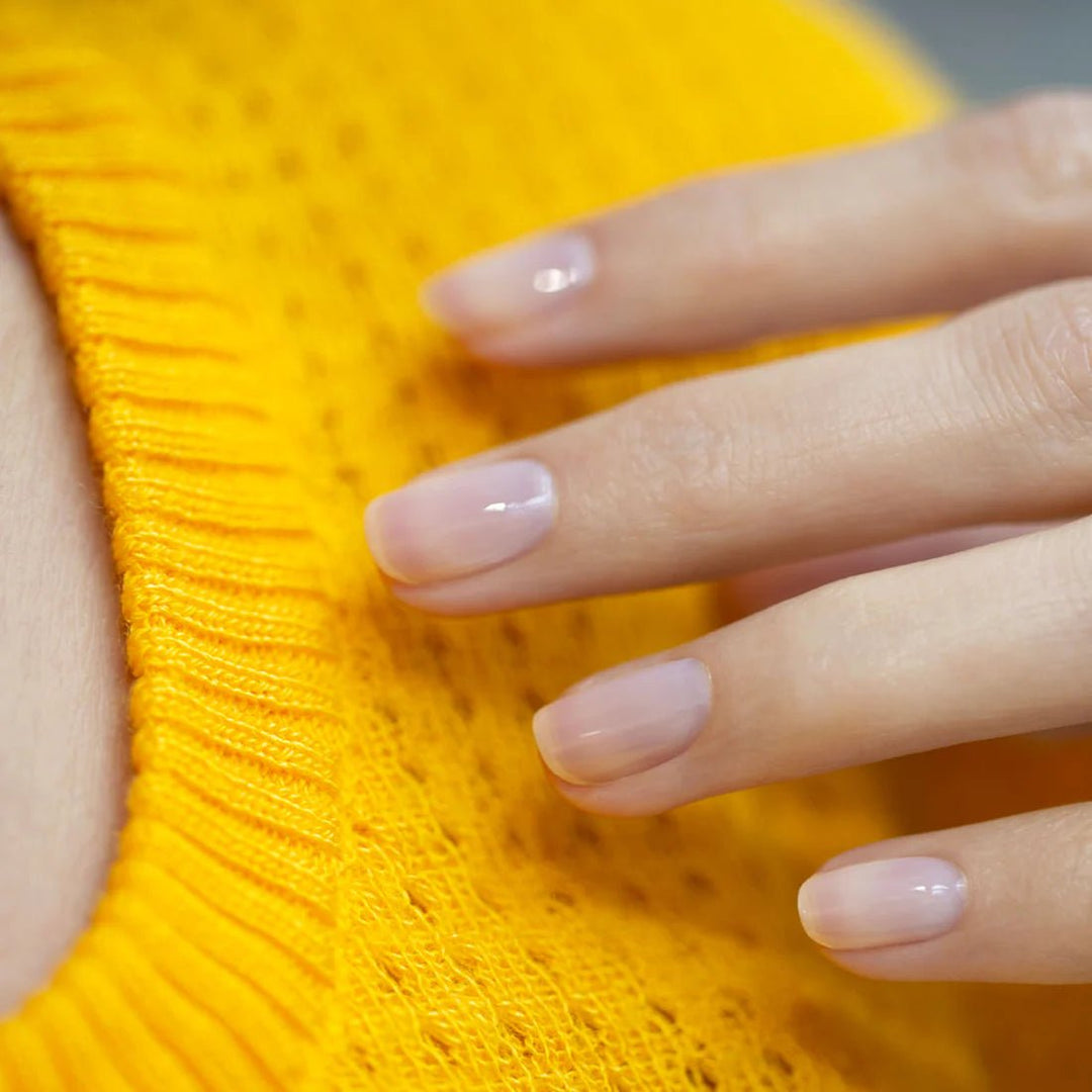 Pale Rose Nagellack - on nails