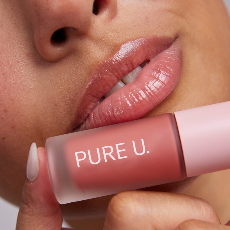 Balmy Lip Tint Coral Cloud Model