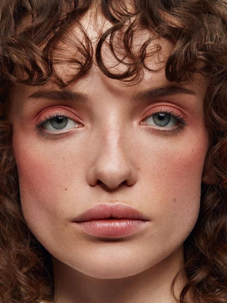 Und Gretel Imbe Eye & Cheek Multi-Shadow Refill - Peach 02 Model 1