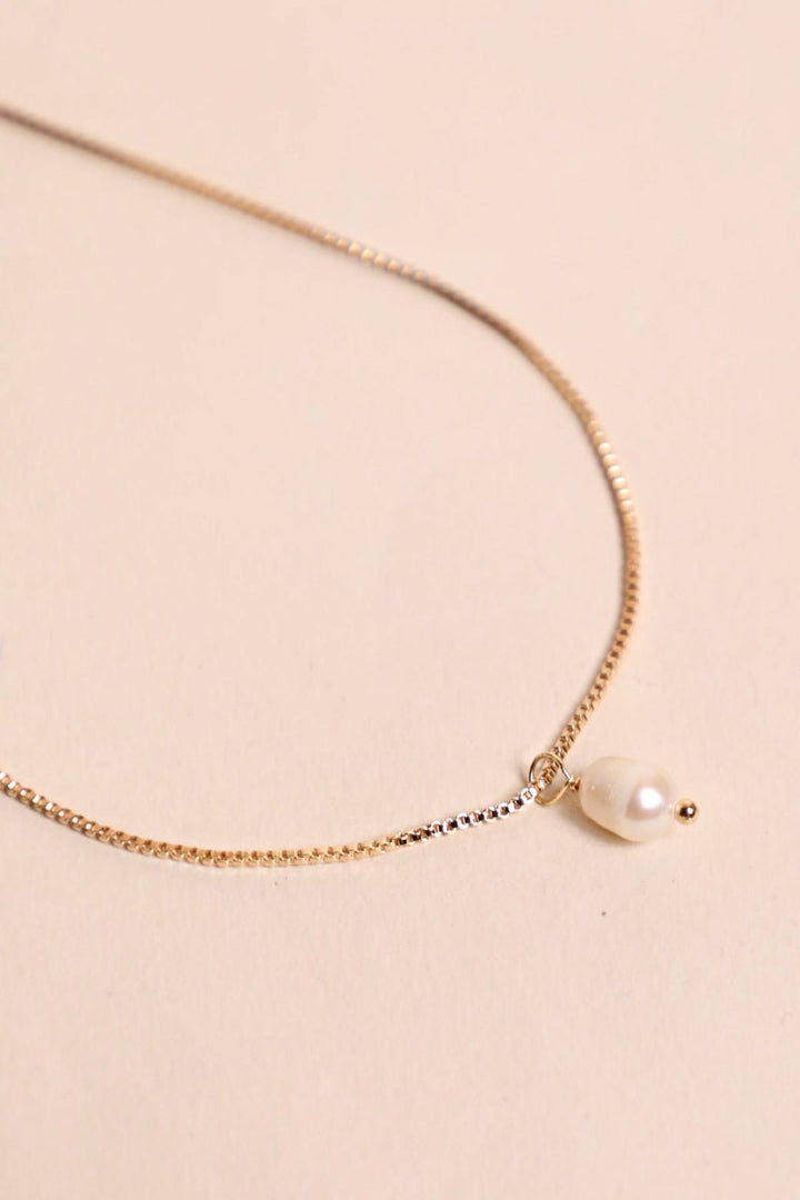 Waekura Madone Necklace - Produktfoto